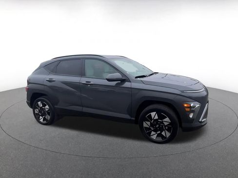 Used 2025 Hyundai Kona SEL image 2