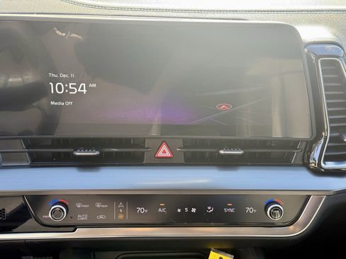 Used 2023 Kia Sportage EX image 22