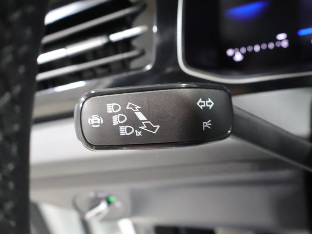 Used 2025 Volkswagen Jetta Sport FWD image 34