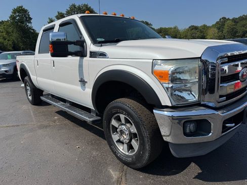 Used 2011 Ford F250 Lariat w/ Lariat Interior Pkg AWD/4WD image 12