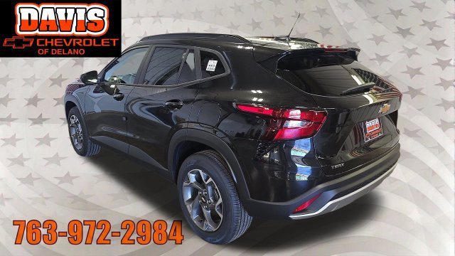 New 2026 Chevrolet Trax LT w/ LT Convenience Package FWD image 2