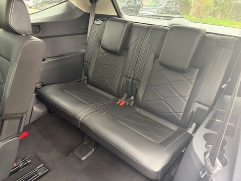Used 2025 Volkswagen Atlas SE AWD/4WD image 31