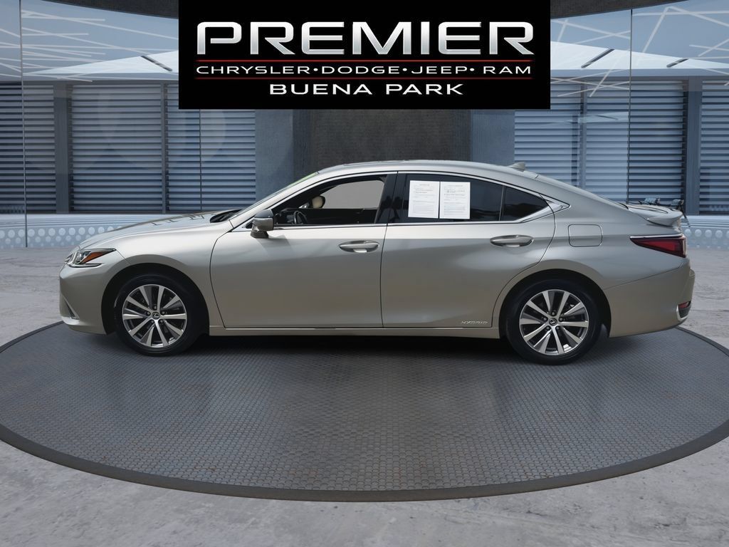 Used 2021 Lexus ES 300h FWD image 5