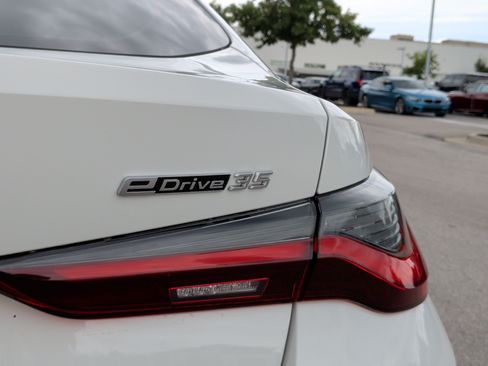 Used 2024 BMW i4 eDrive35 w/ Premium Package RWD image 11