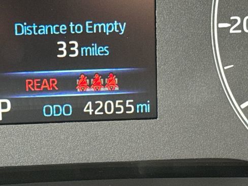 Used 2023 Toyota Corolla Cross LE w/ Moonroof Package image 18