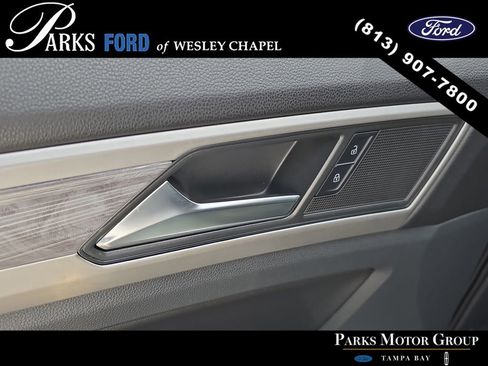 Used 2020 Volkswagen Atlas Cross Sport SE w/ Towing Package AWD/4WD image 17