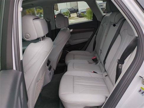 Used 2024 Audi Q5 2.0T Premium w/ Convenience Package image 14