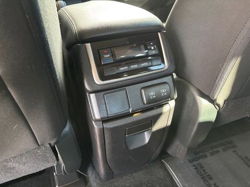 Used 2020 Subaru Ascent Premium w/ Sport Package image 22