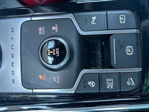 Certified 2025 Kia Sorento SX Prestige AWD/4WD image 16