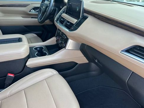 Used 2024 Chevrolet Tahoe Premier w/ Premium Package image 14