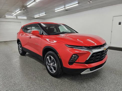 Used 2026 Chevrolet Blazer LT FWD image 3