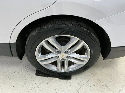 Used 2018 Chevrolet Equinox Premier image 11