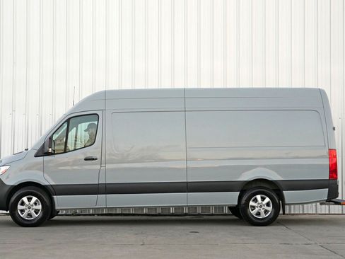 Used 2023 Mercedes-Benz Sprinter 2500 w/ Acoustic Package image 9