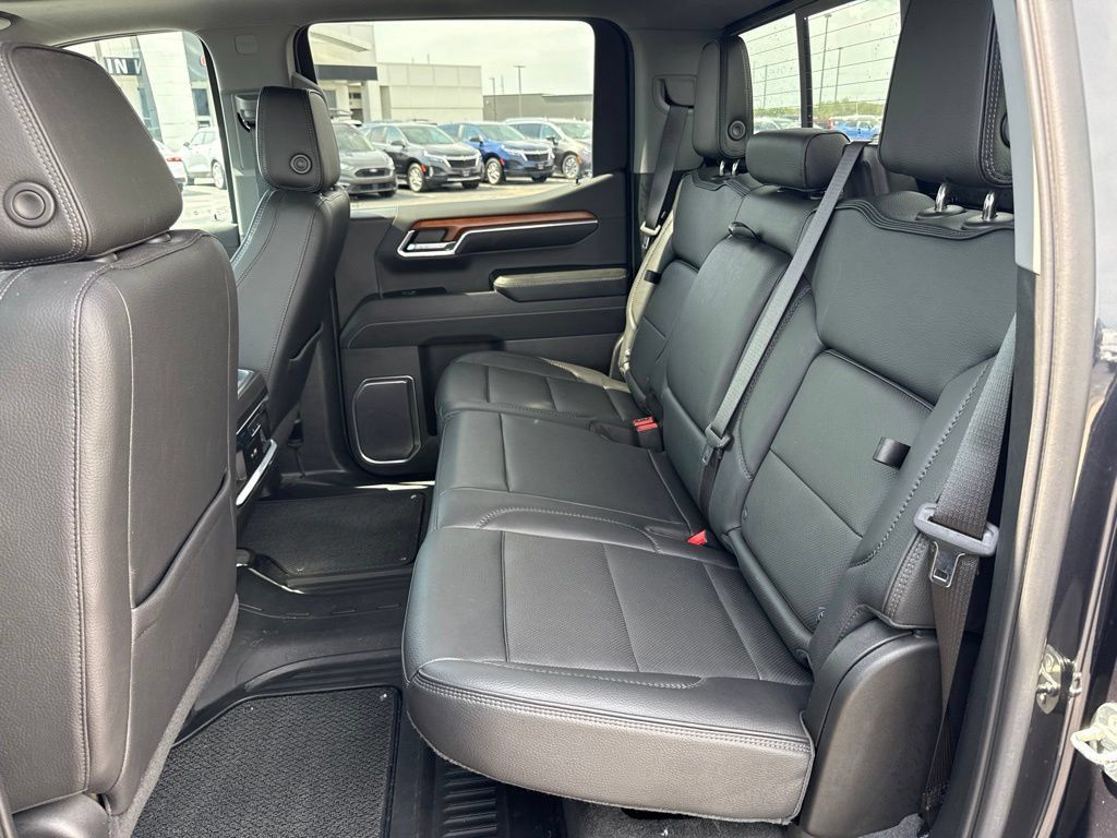 Used 2023 GMC Sierra 1500 Denali w/ Denali Reserve Package AWD/4WD image 10