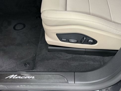 New 2025 Porsche Macan Electric image 17