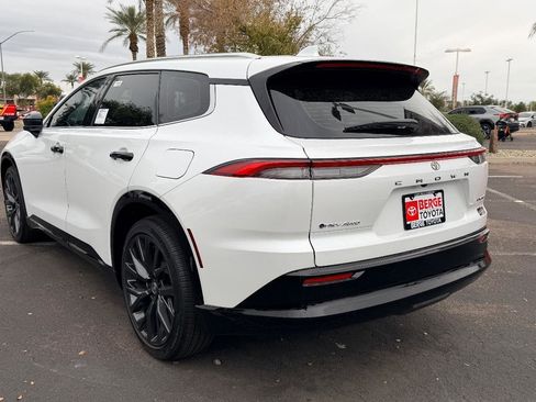 New 2025 Toyota Crown Signia Limited image 4