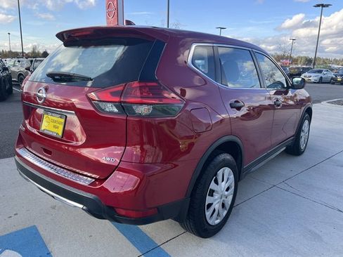 Certified 2017 Nissan Rogue S image 4