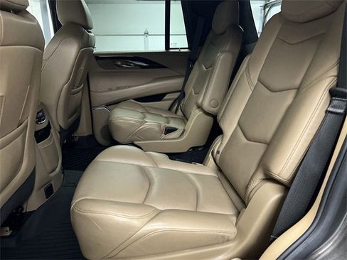 Used 2020 Cadillac Escalade Platinum image 26