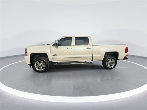 Used 2019 Chevrolet Silverado 2500 High Country w/ Duramax Plus Package image 5