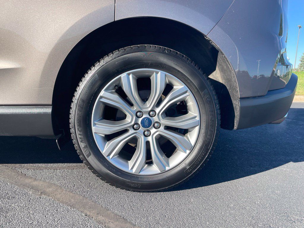 Used 2019 Ford Edge Titanium AWD/4WD image 30