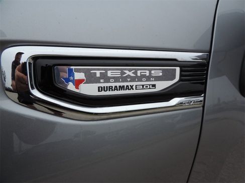 New 2026 GMC Sierra 1500 SLT image 10