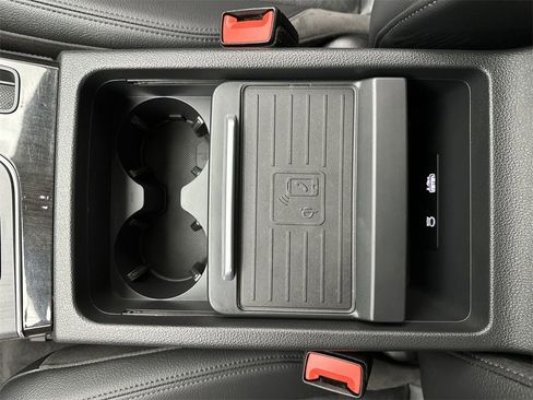 Used 2020 Audi Q5 e Premium Plus w/ Premium Plus Package image 21