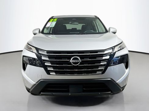 Used 2025 Nissan Rogue SV FWD image 11