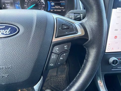 Used 2023 Ford Edge Titanium AWD/4WD image 24