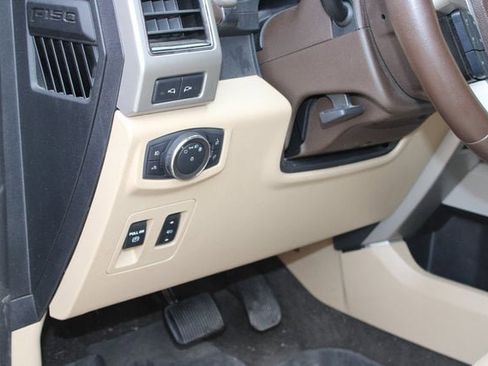 Used 2019 Ford F150 Lariat image 24
