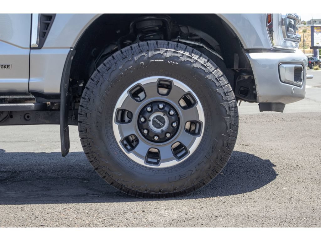 Used 2024 Ford F350 Platinum w/ Tremor Off-Road Package AWD/4WD image 9