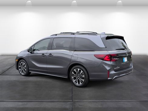 New 2026 Honda Odyssey Elite image 3