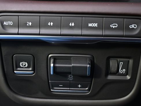 Certified 2024 Cadillac Escalade Sport Platinum w/ LPO, ONYX Package image 26