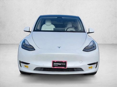 Used 2022 Tesla Model Y Long Range image 2