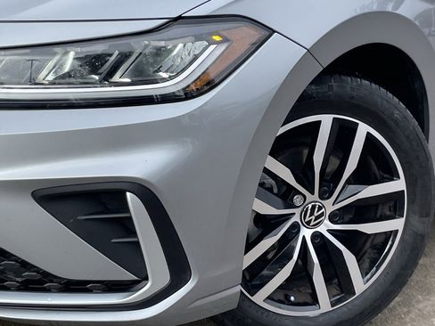 Used 2025 Volkswagen Jetta SE image 8