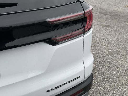 Used 2025 GMC Acadia Elevation image 29