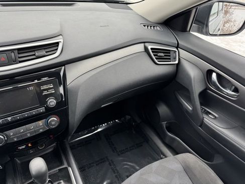 Used 2015 Nissan Rogue S image 20