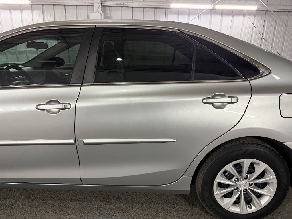 Used 2016 Toyota Camry LE FWD image 15