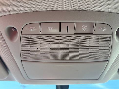 Used 2020 Nissan Pathfinder S AWD/4WD image 17