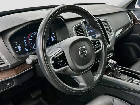 Used 2019 Volvo XC90 T5 Momentum w/ Protection Package Premier AWD/4WD image 18