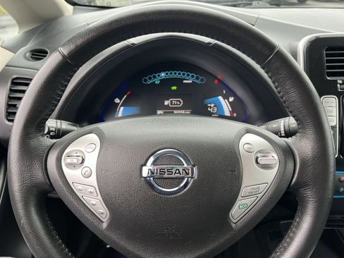 Used 2016 Nissan Leaf SL w/ Premium Package image 16