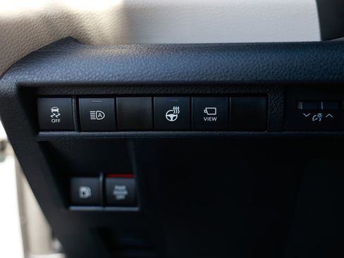 Used 2021 Toyota Sienna Platinum image 56