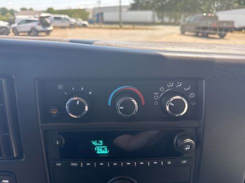 Used 2025 Chevrolet Express 3500 LS RWD image 15