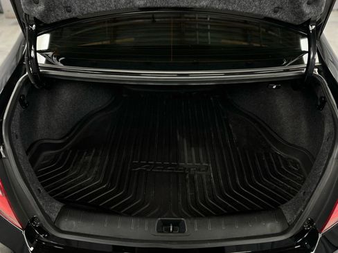 Used 2017 Honda Accord EX-L image 37