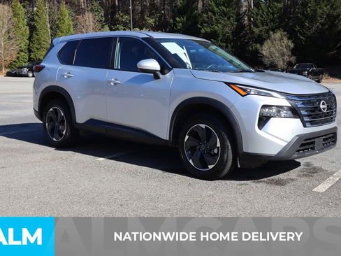 Used 2024 Nissan Rogue SV image 5