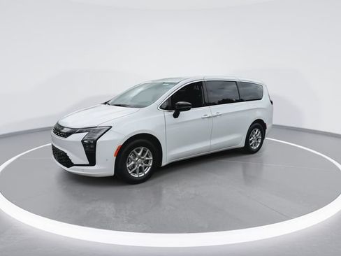 New 2027 Chrysler Pacifica Select FWD image 4
