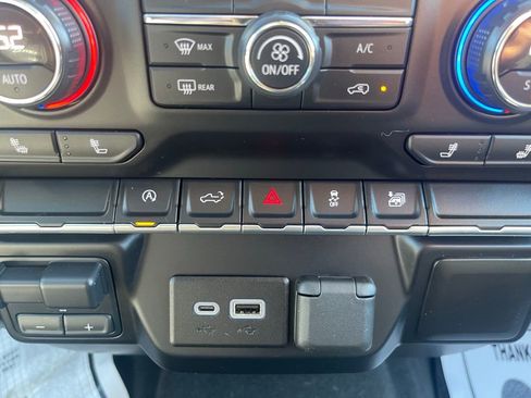 Used 2021 Chevrolet Silverado 1500 LT image 33