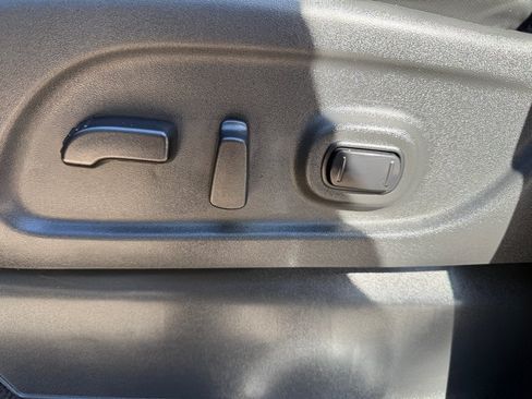 Used 2017 Nissan Titan PRO-4X AWD/4WD image 19