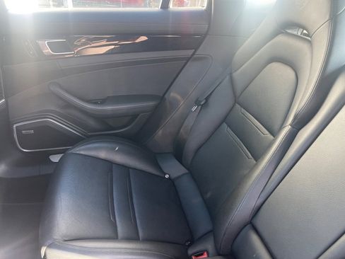Used 2020 Porsche Panamera 4S image 4