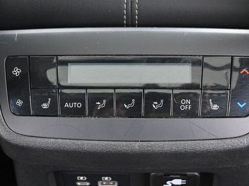 Used 2023 Nissan Pathfinder Platinum image 37