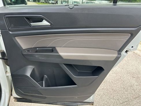 Used 2022 Volkswagen Atlas SE w/ Black Wheel Package image 39